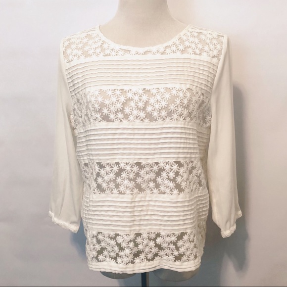 Hinge White Lace Top (m) - Picture 2 of 9